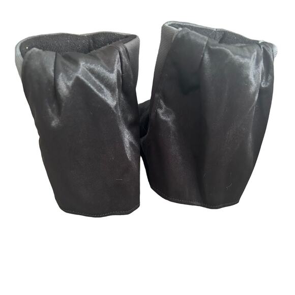 Kid's Batman Booties Size Small (5-6) Cape Winter Boots - Picture 3 of 7